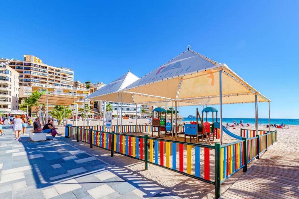 Appartement de 2 chambres à louer à La Villajoyosa / Vila Joiosa avec piscine - 1 500 € (Ref: 10052144)
