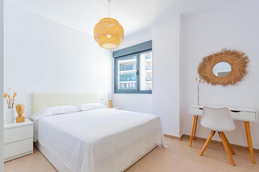 Appartement de 2 chambres à louer à La Villajoyosa / Vila Joiosa avec piscine - 1 500 € (Ref: 10052144)