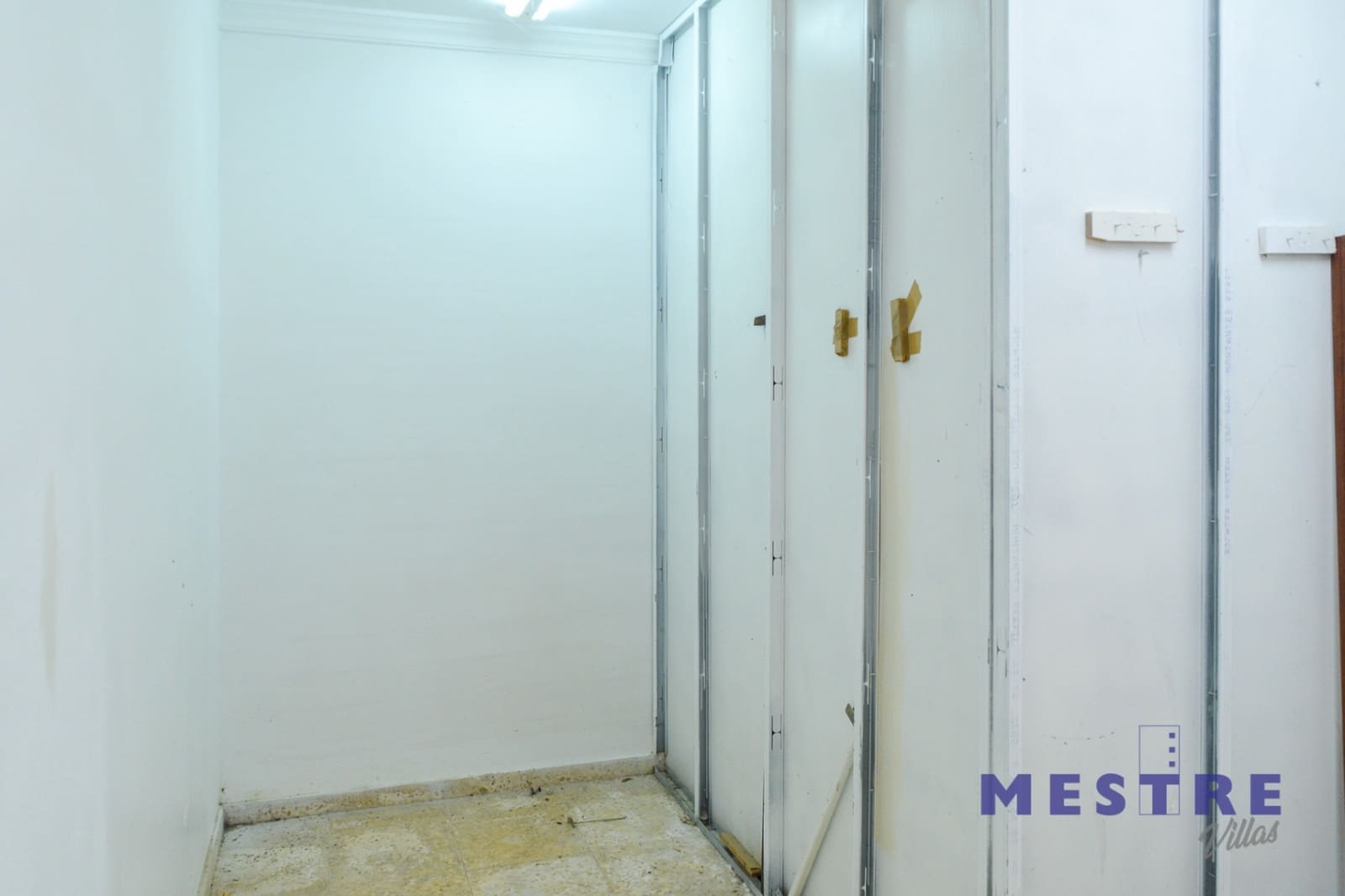 Local Commercial à louer à Jalon / Xalo - 500 € (Ref: 10060814)