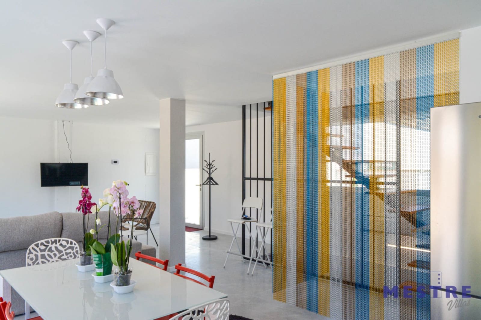 3 bedroom Villa for rent in Jalon / Xalo with pool garage - € 1,850 (Ref: 8301490)