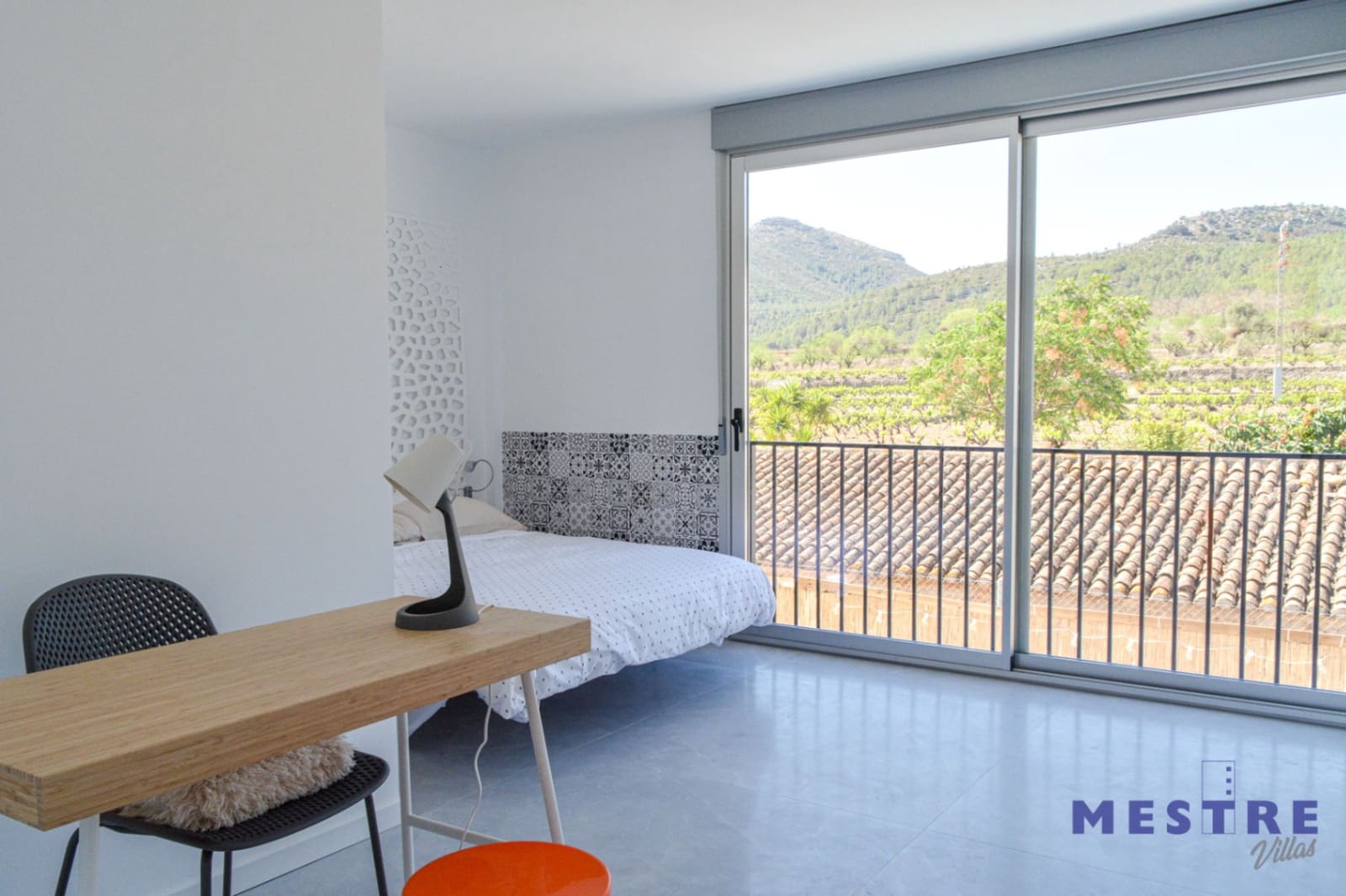 3 bedroom Villa for rent in Jalon / Xalo with pool garage - € 1,850 (Ref: 8301490)