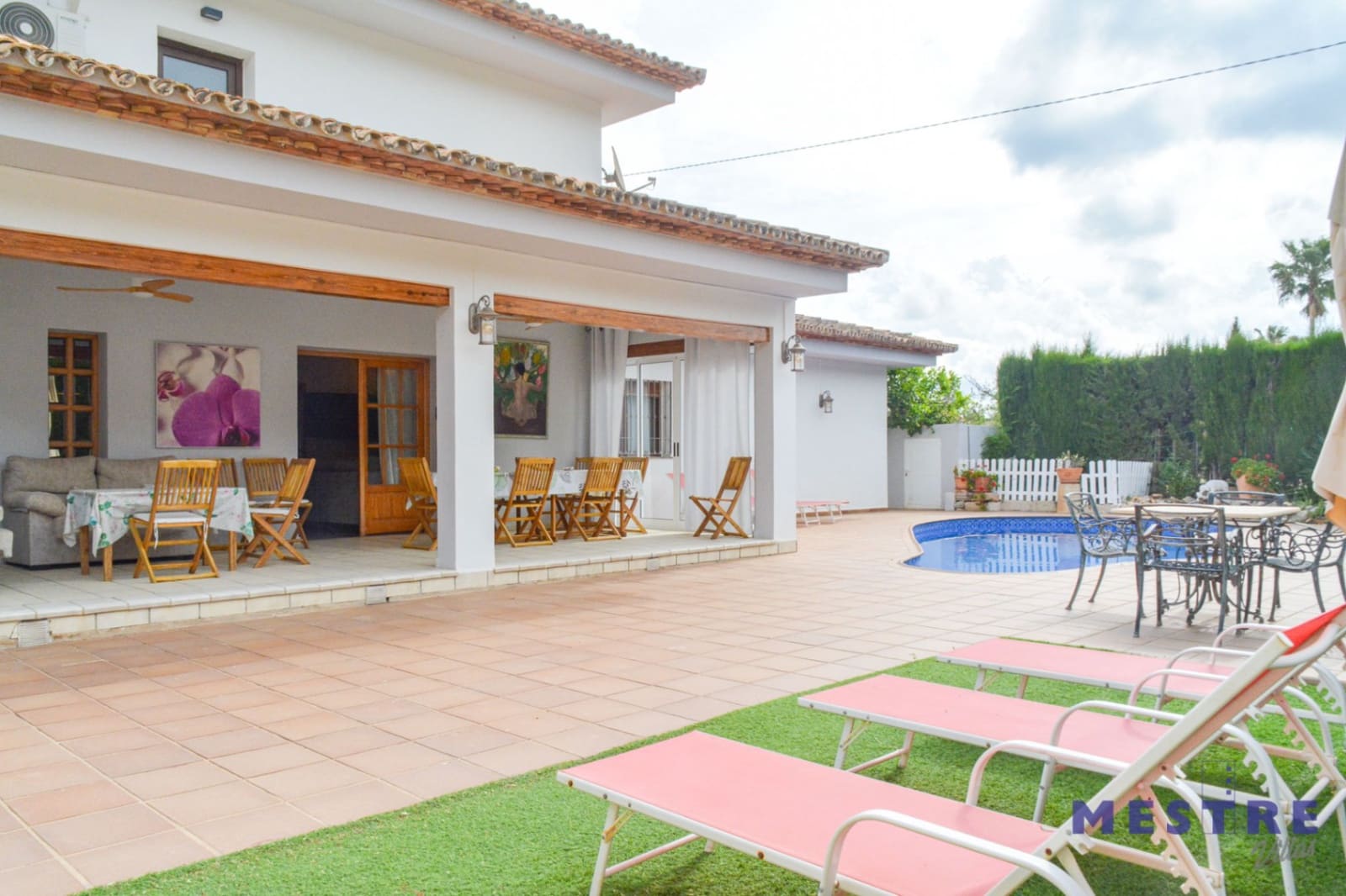 3 bedroom Villa for rent in Jalon / Xalo with pool garage - € 1,800 (Ref: 9834608)