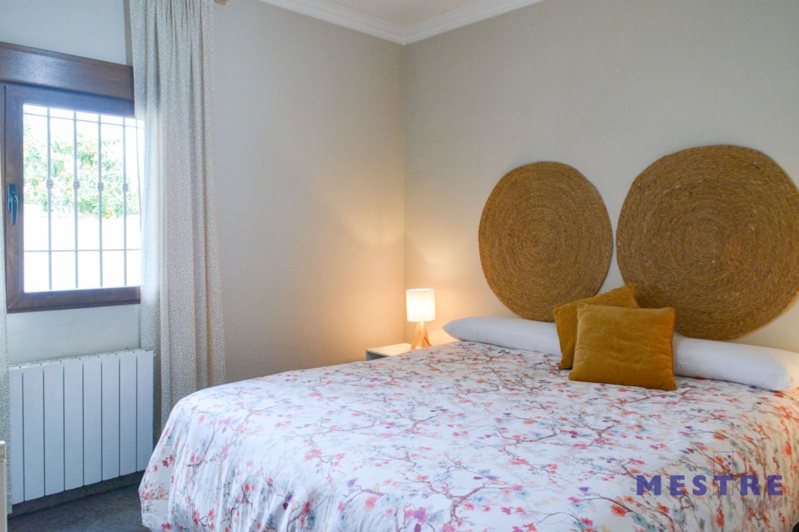 3 bedroom Villa for rent in Jalon / Xalo with pool garage - € 1,800 (Ref: 9834608)