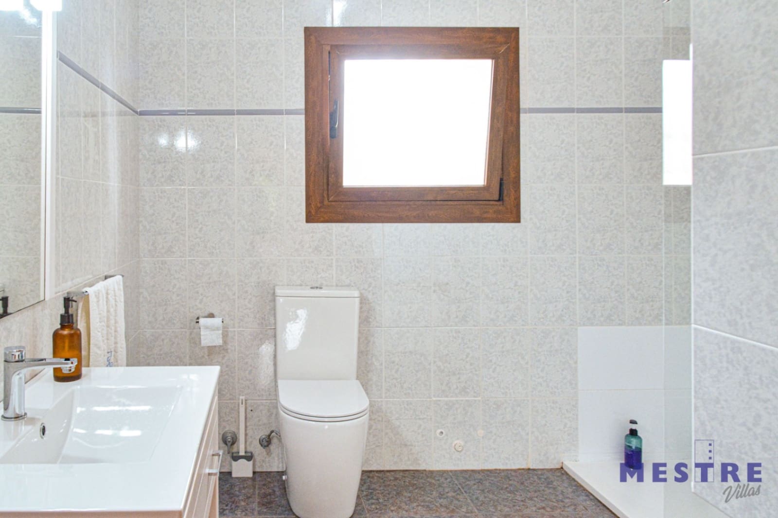 3 bedroom Villa for rent in Jalon / Xalo with pool garage - € 1,800 (Ref: 9834608)