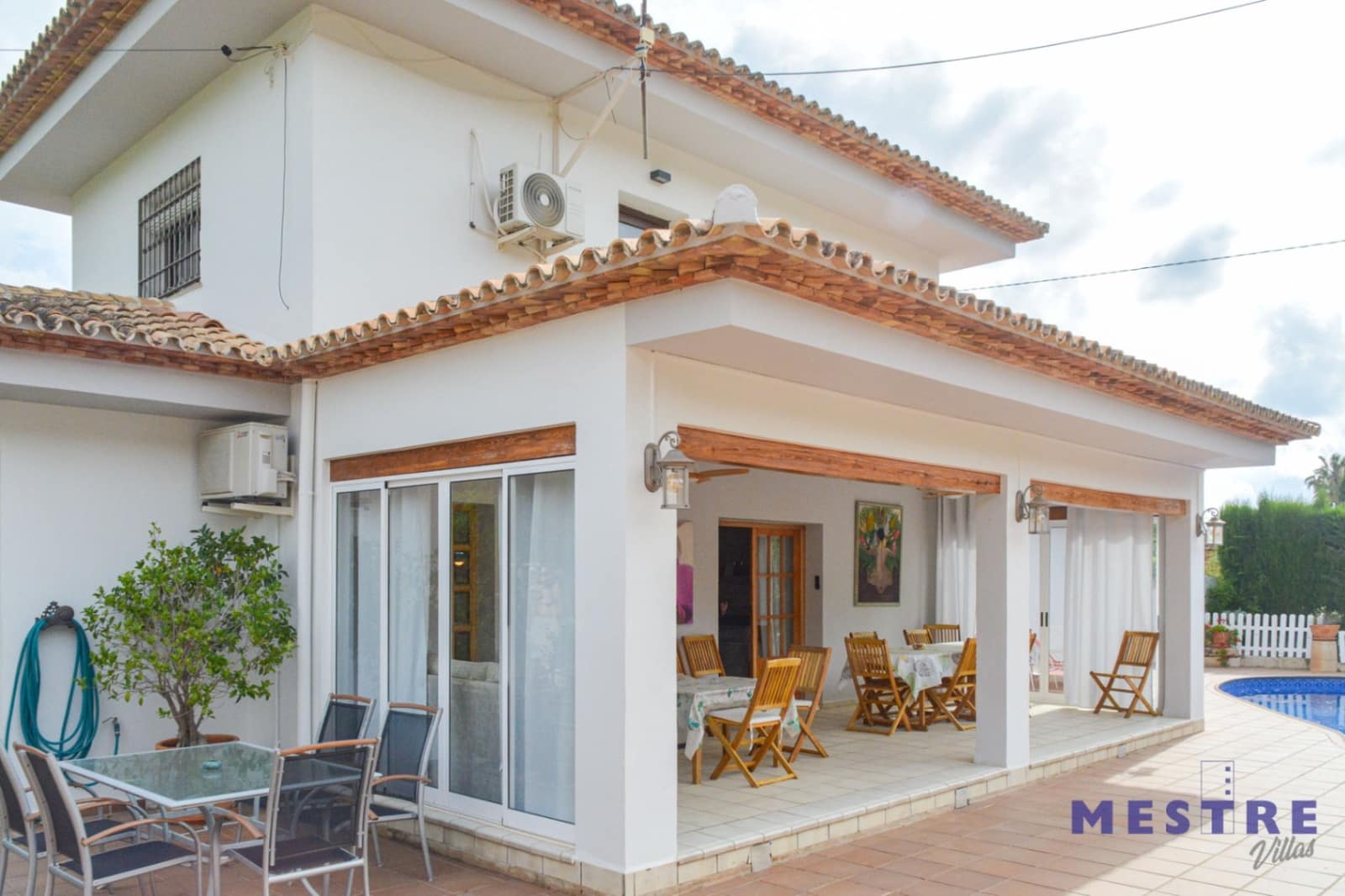 3 bedroom Villa for rent in Jalon / Xalo with pool garage - € 1,800 (Ref: 9834608)