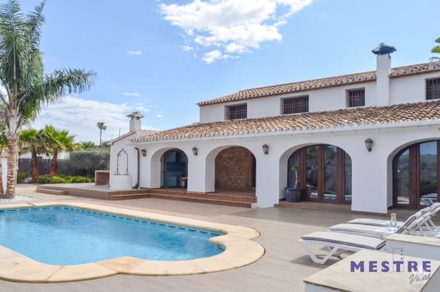 Villa/Maison de 5 chambres à louer à Teulada Pueblo, Teulada-Moraira avec piscine - 2 200 € (Ref: 9841778)