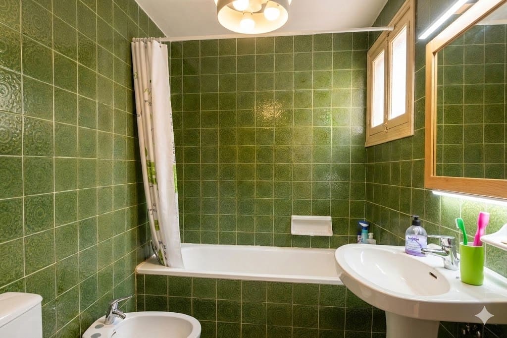 2 bedroom Townhouse for sale in Jalon / Xalo - € 180,000 (Ref: 9867614)