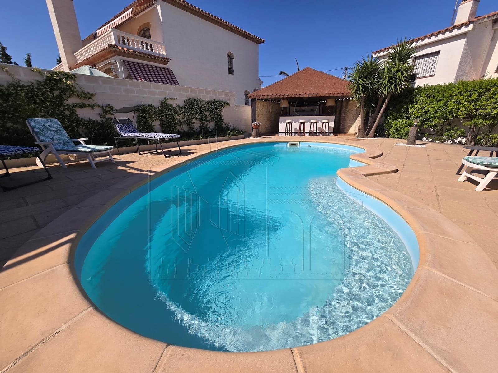 5 chambre Villa/Maison à vendre à Miami Playa / Miami Platja avec piscine garage - 525 000 € (Ref: 9030538)