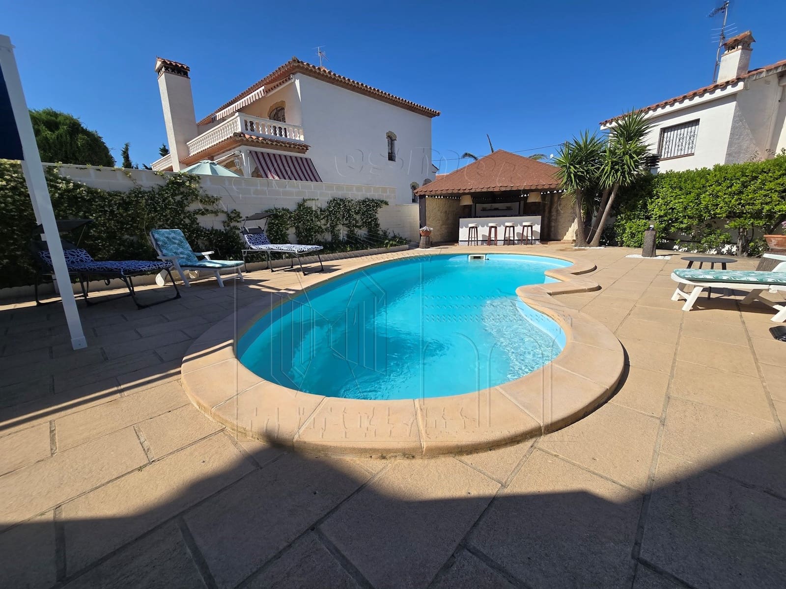 5 chambre Villa/Maison à vendre à Miami Playa / Miami Platja avec piscine garage - 525 000 € (Ref: 9030538)