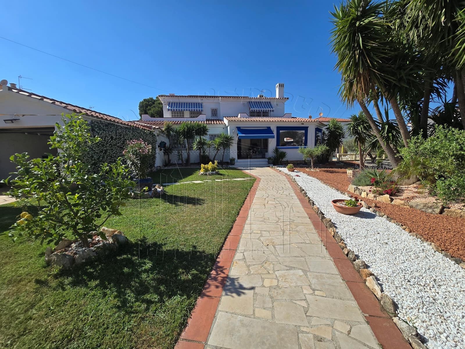 5 chambre Villa/Maison à vendre à Miami Playa / Miami Platja avec piscine garage - 525 000 € (Ref: 9030538)