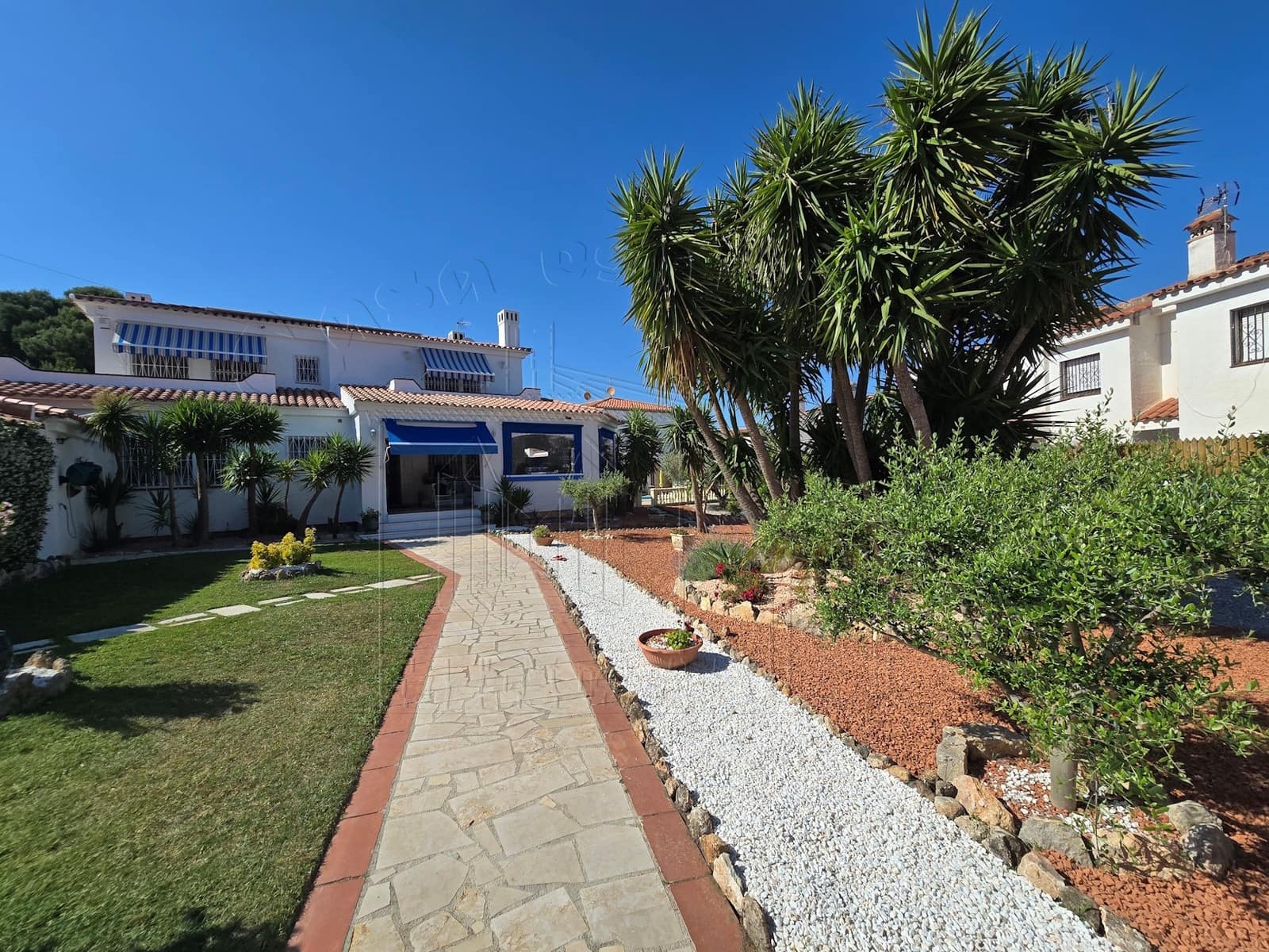 5 chambre Villa/Maison à vendre à Miami Playa / Miami Platja avec piscine garage - 525 000 € (Ref: 9030538)