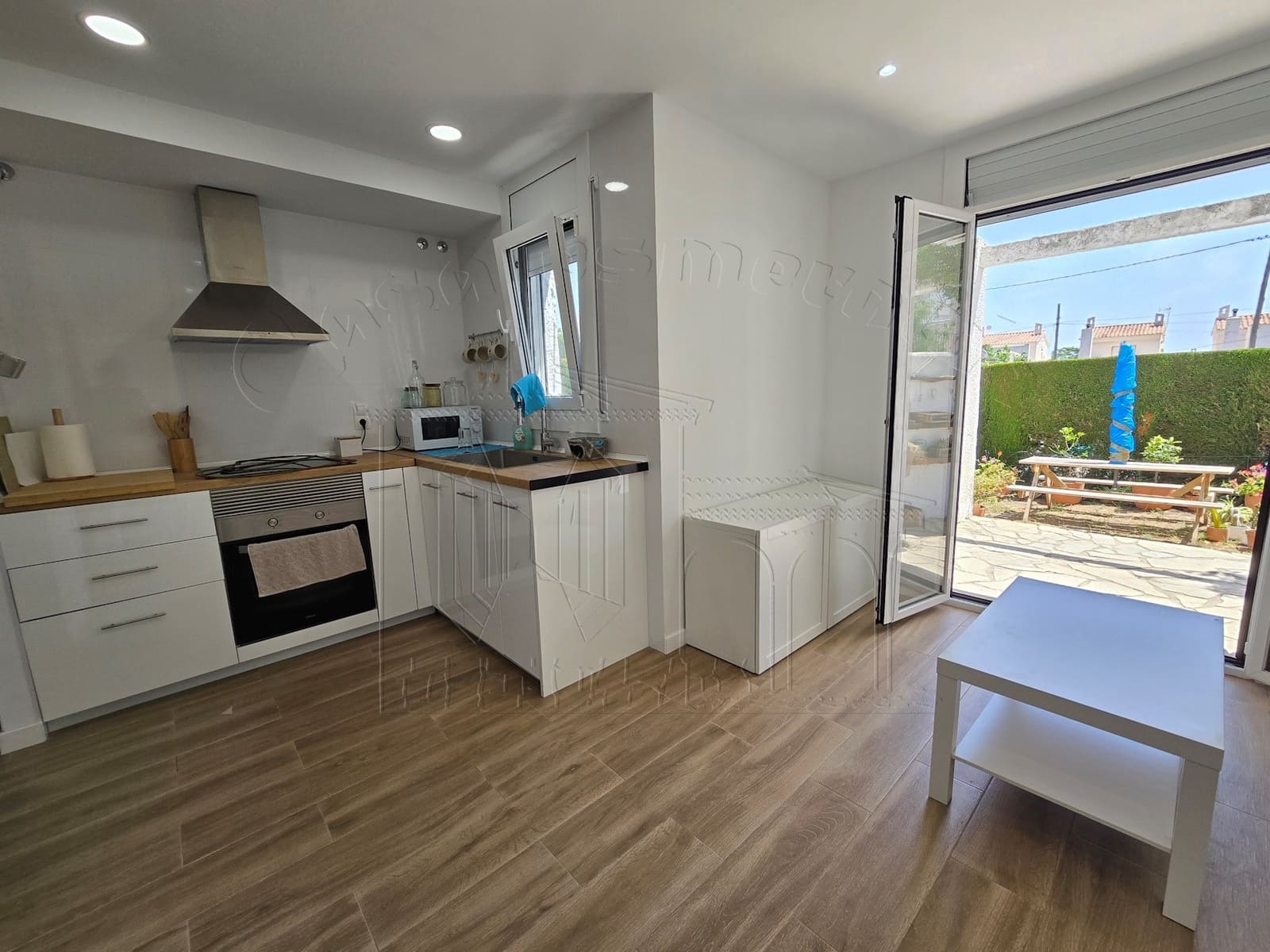 2 soveværelse Semi-Rækkehus til salg i Miami Playa / Miami Platja med swimmingpool garage - € 165.000 (Ref: 9046482)