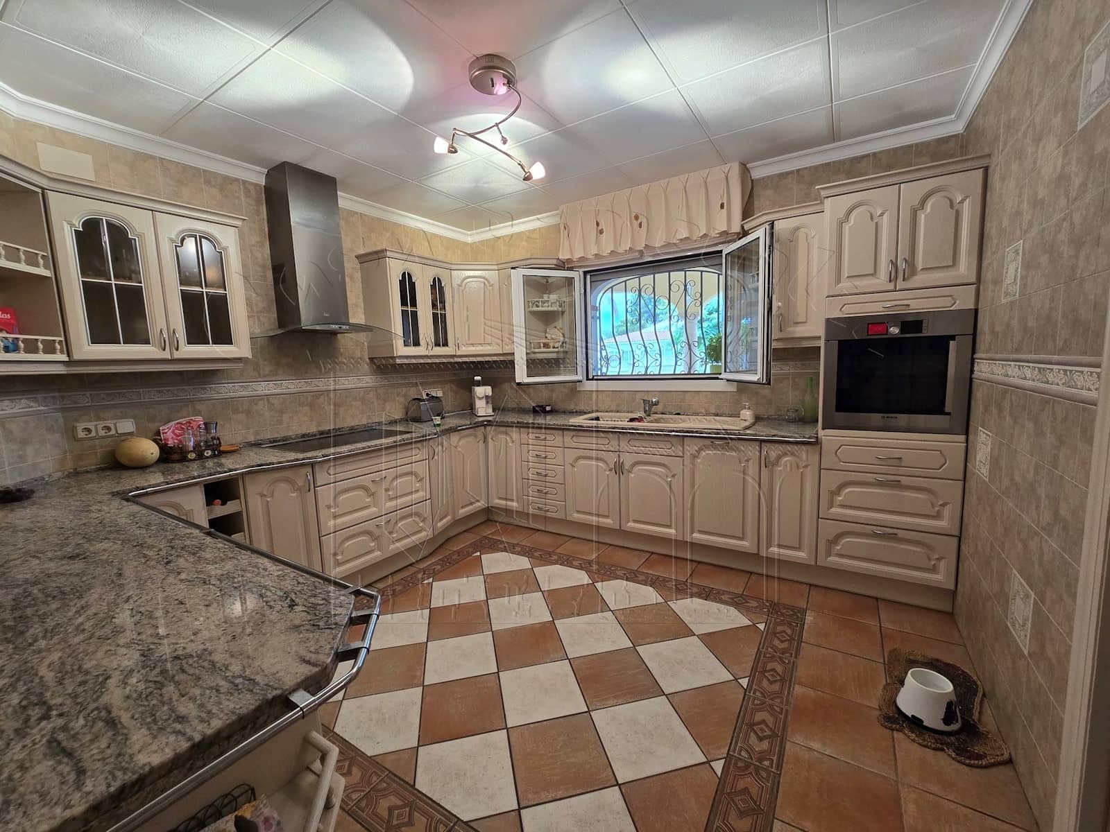 5 soverom Villa til salgs i Miami Playa / Miami Platja med svømmebasseng garasje - € 850 000 (Ref: 9144118)