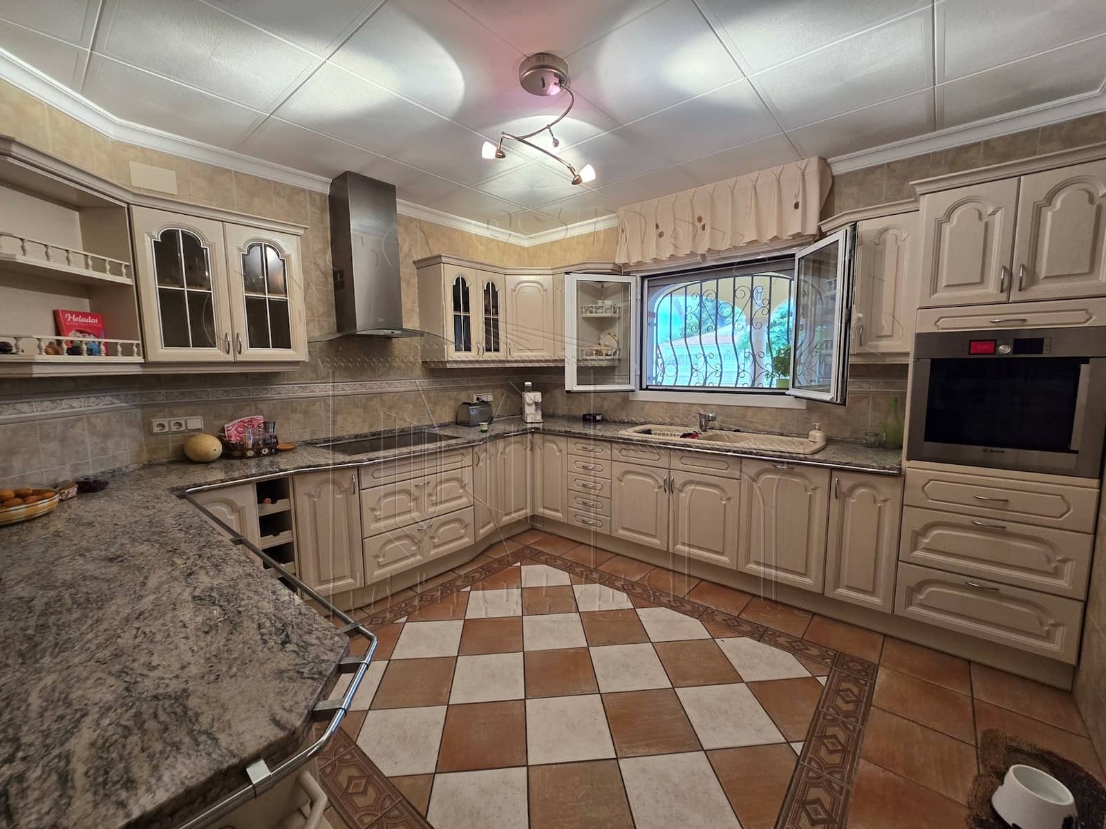 5 soverom Villa til salgs i Miami Playa / Miami Platja med svømmebasseng garasje - € 850 000 (Ref: 9144118)