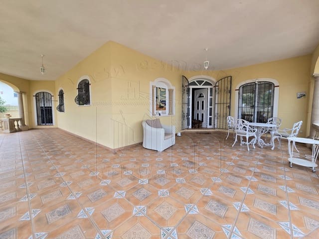 5 bedroom Villa for sale in Miami Playa / Miami Platja, Mont-roig del Camp with pool garage - € 850,000 (Ref: 9144118)