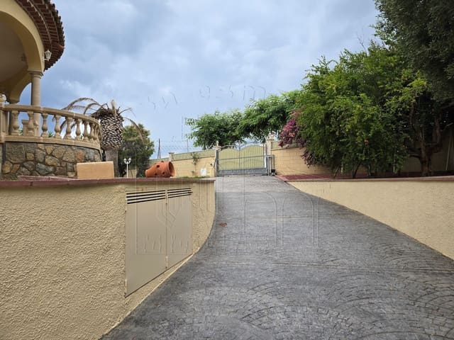 5 bedroom Villa for sale in Miami Playa / Miami Platja, Mont-roig del Camp with pool garage - € 850,000 (Ref: 9144118)