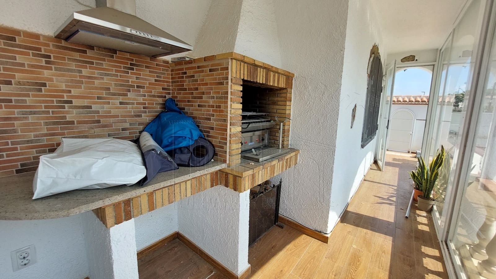 5 soverom Villa til salgs i Miami Playa / Miami Platja med svømmebasseng garasje - € 439 000 (Ref: 9144124)