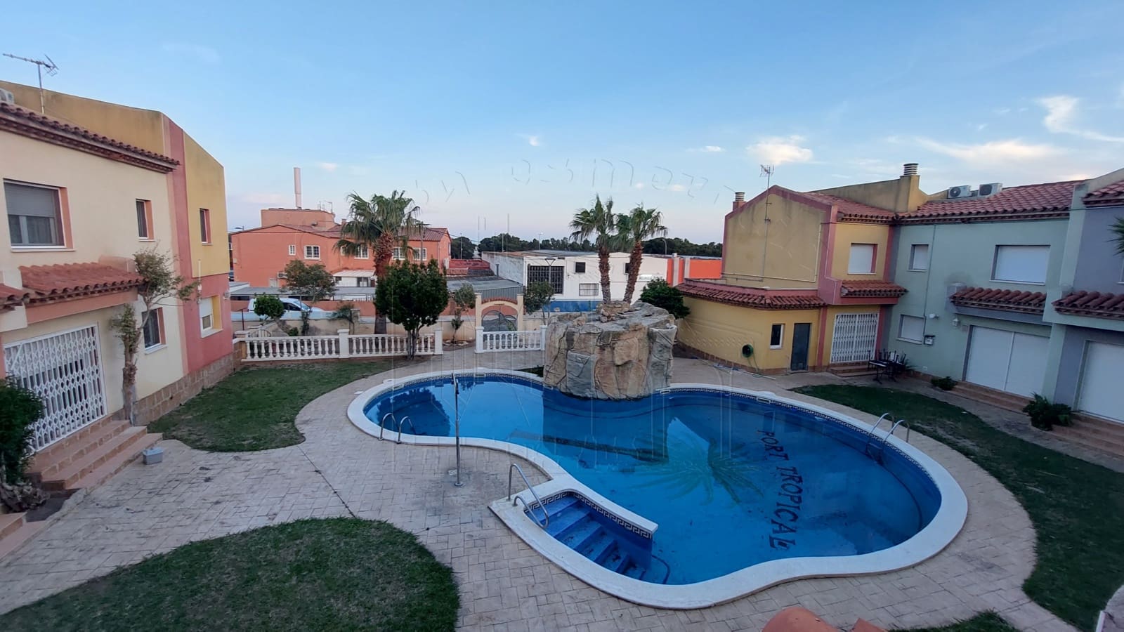 3 bedroom Semi-detached Villa for sale in Miami Playa / Miami Platja with pool - € 210,000 (Ref: 9244299)