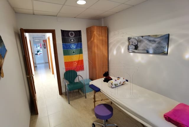 3 soverom Kommersiell til salgs i Miami Playa / Miami Platja, Mont-roig del Camp med garasje - € 170 000 (Ref: 9349765)