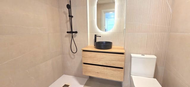 Piso de 2 habitaciones en Vinaròs en venta con piscina - 198.000 € (Ref: 10098336)