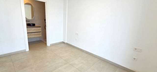 Piso de 2 habitaciones en Vinaròs en venta con piscina - 198.000 € (Ref: 10098336)