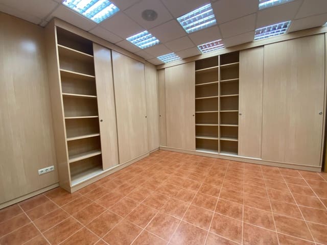 Kantoor te huur in Vinaròs - € 800 (Ref: 8450090)