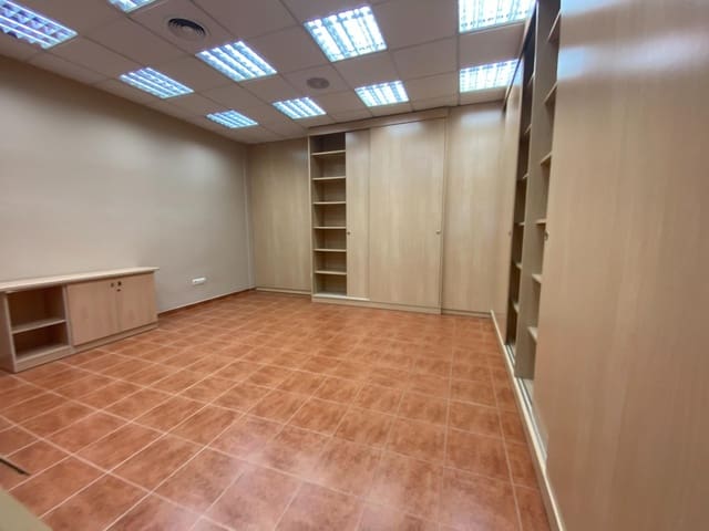 Kantoor te huur in Vinaròs - € 800 (Ref: 8450090)