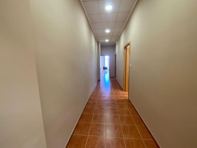 Kantoor te huur in Vinaròs - € 800 (Ref: 8450090)