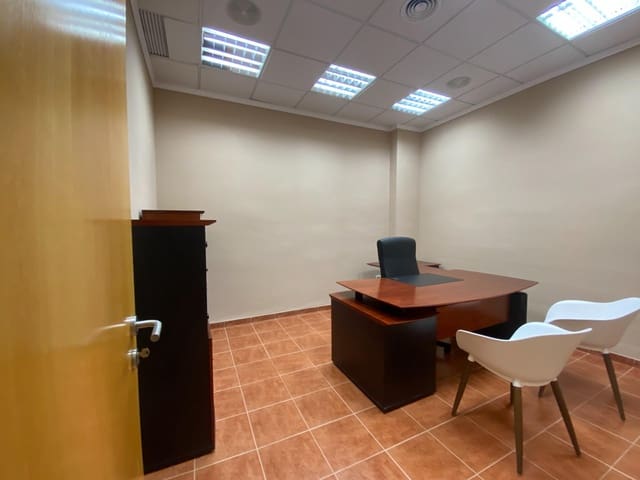 Kantoor te huur in Vinaròs - € 800 (Ref: 8450090)