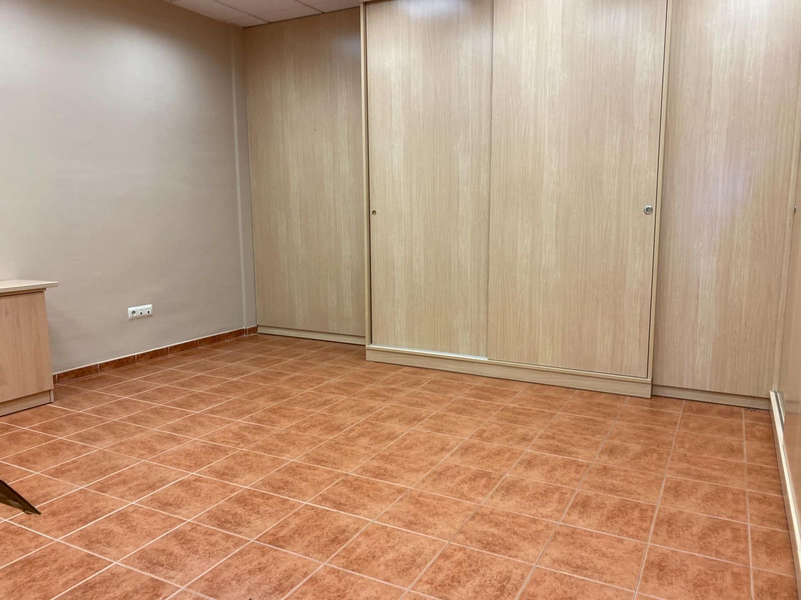 Bureau à louer à Vinaros - 800 € (Ref: 8450090)