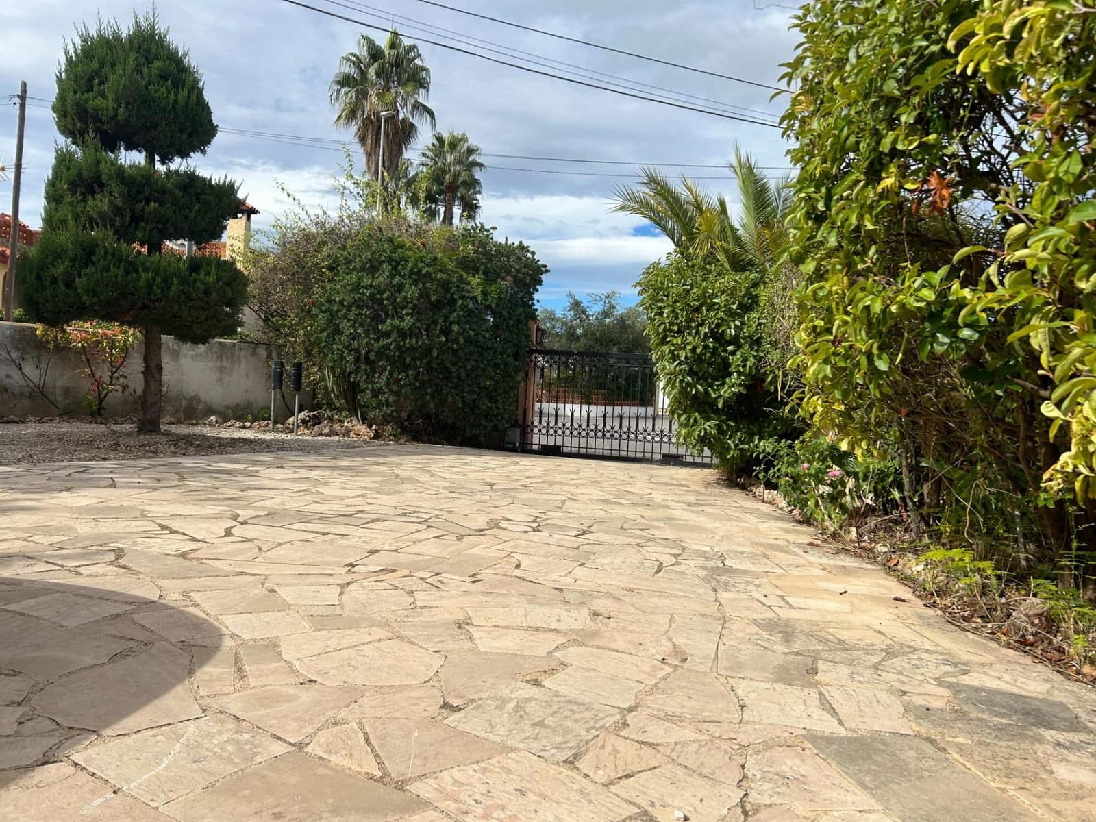 3 bedroom Villa for sale in Vinaros with pool garage - € 490,000 (Ref: 8652742)