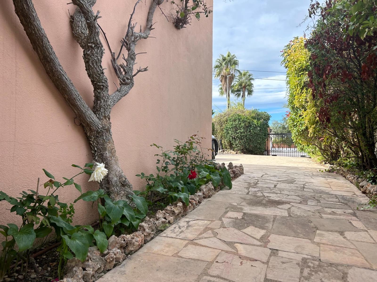 3 bedroom Villa for sale in Vinaros with pool garage - € 490,000 (Ref: 8652742)