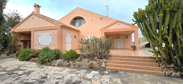 3 slaapkamer Villa te koop in Vinaròs met zwembad garage - € 490.000 (Ref: 8652742)