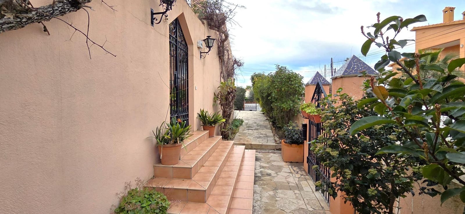 3 bedroom Villa for sale in Vinaros with pool garage - € 460,000 (Ref: 8652742)