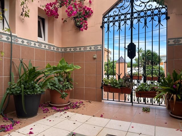 3 slaapkamer Villa te koop in Vinaròs met zwembad garage - € 475.000 (Ref: 8652742)