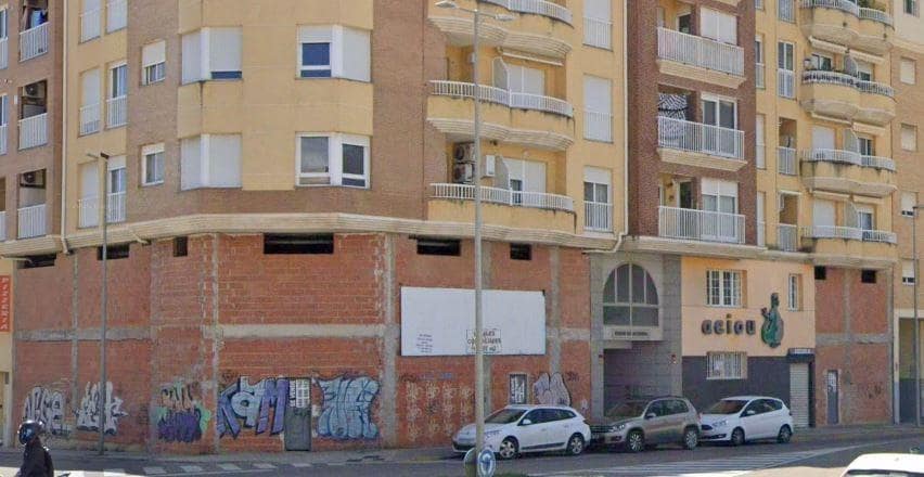 Commercieel te koop in Vinaros - € 85.000 (Ref: 8652743)