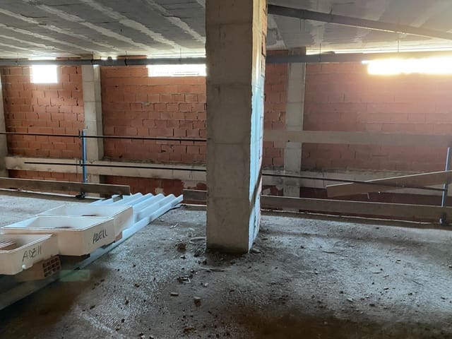 Commercial for sale in Vinaròs - € 85,000 (Ref: 8652743)