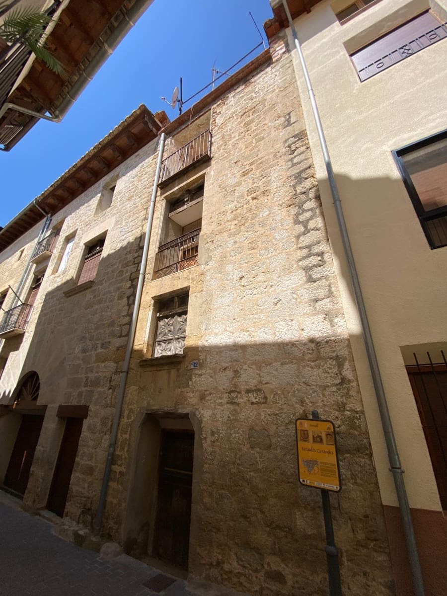 6 bedroom Townhouse for sale in Forcall - € 173,000 (Ref: 9068938)