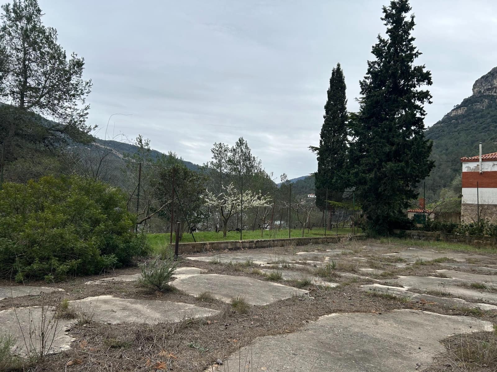 5 soveværelse Villa til salg i La Pobla de Benifassa med garage - € 265.000 (Ref: 9347625)