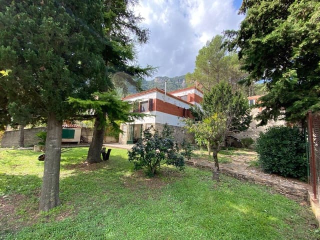 5 soveværelse Villa til salg i La Pobla de Benifassà med garage - € 249.500 (Ref: 9347625)