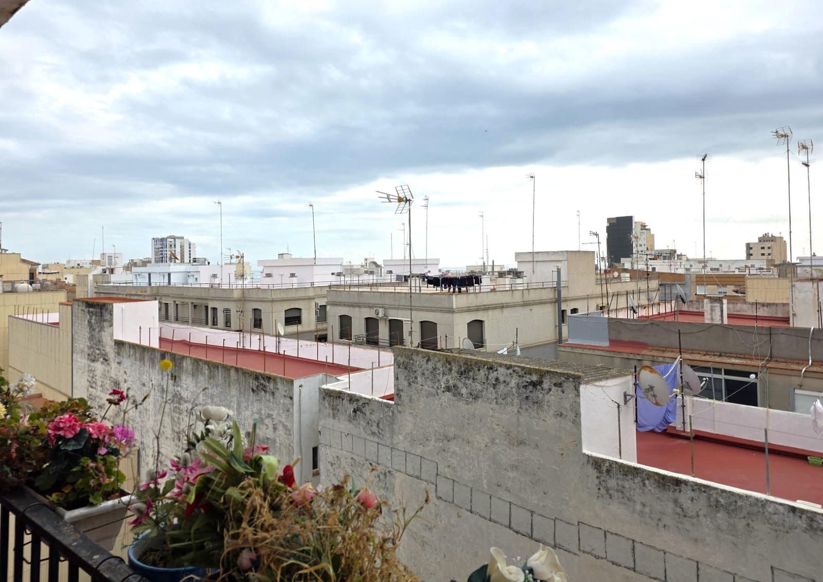 4 bedroom Flat for sale in Vinaros - € 130,000 (Ref: 9502591)