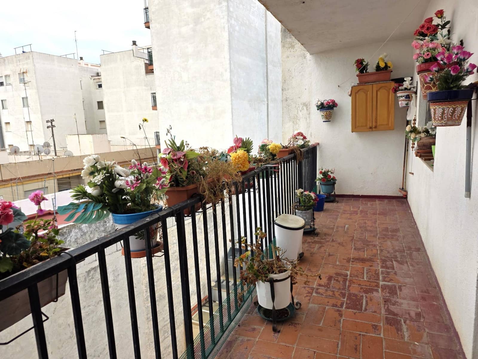 4 bedroom Flat for sale in Vinaros - € 130,000 (Ref: 9502591)