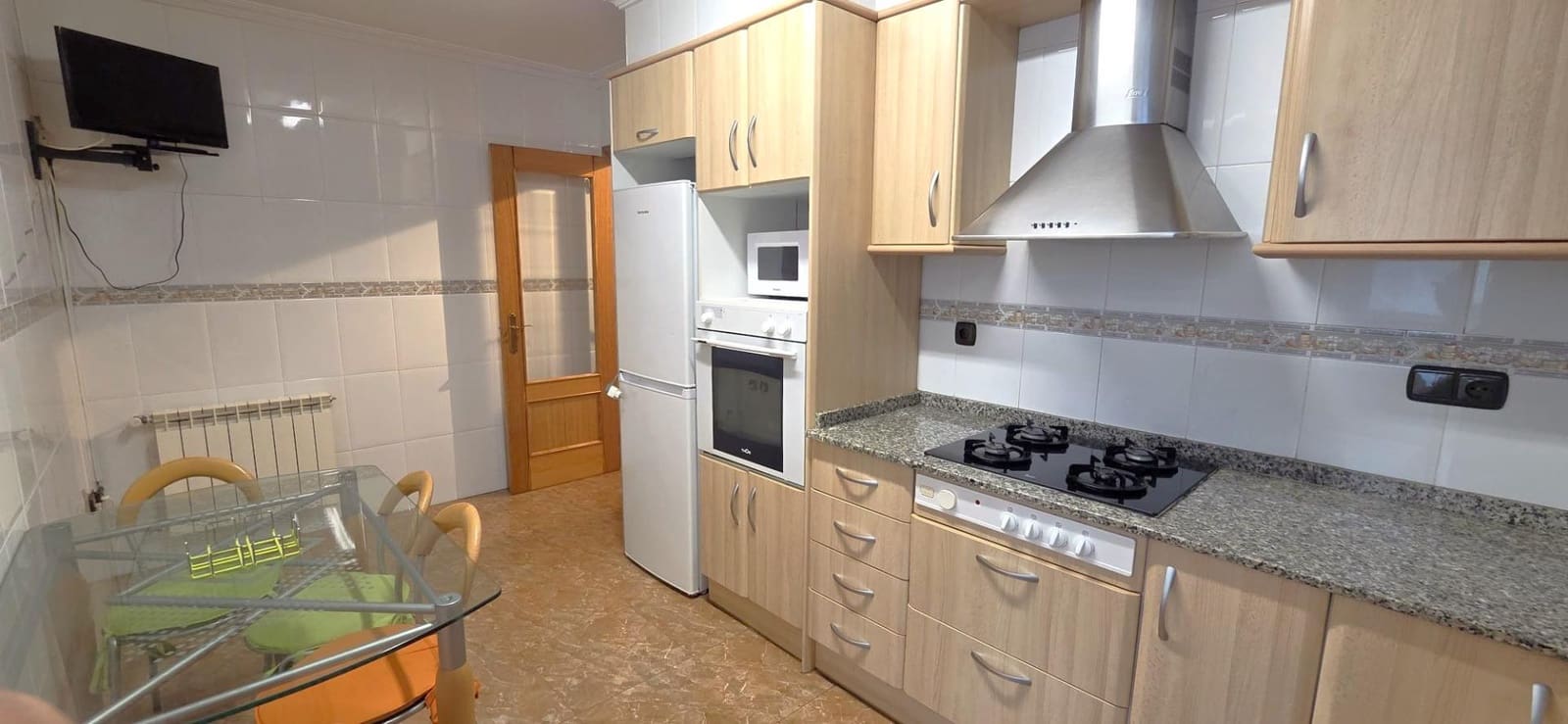 3 bedroom Apartment for sale in Vinaros with garage - € 180,000 (Ref: 9530838)