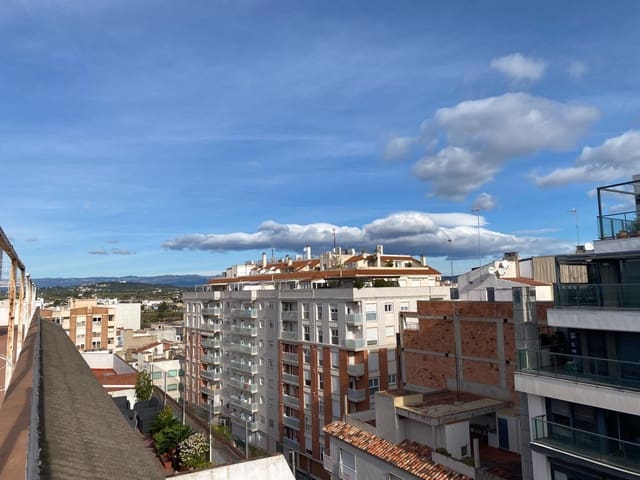 4 bedroom Flat for sale in Vinaròs - € 190,000 (Ref: 9551895)