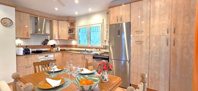 3 slaapkamer Villa te koop in Vinaròs met zwembad garage - € 375.000 (Ref: 9591522)