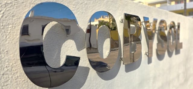 Apartamento de 2 habitaciones en Vinaròs en venta con piscina garaje - 179.995 € (Ref: 9599683)