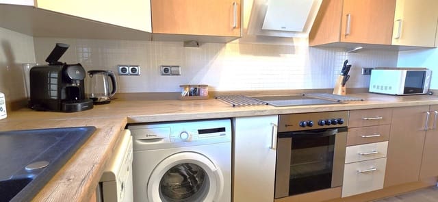 Apartamento de 2 habitaciones en Vinaròs en venta con piscina garaje - 179.995 € (Ref: 9599683)