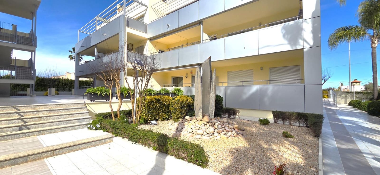 2 bedroom Apartment for sale in Vinaros with pool garage - € 179,995 (Ref: 9599683)