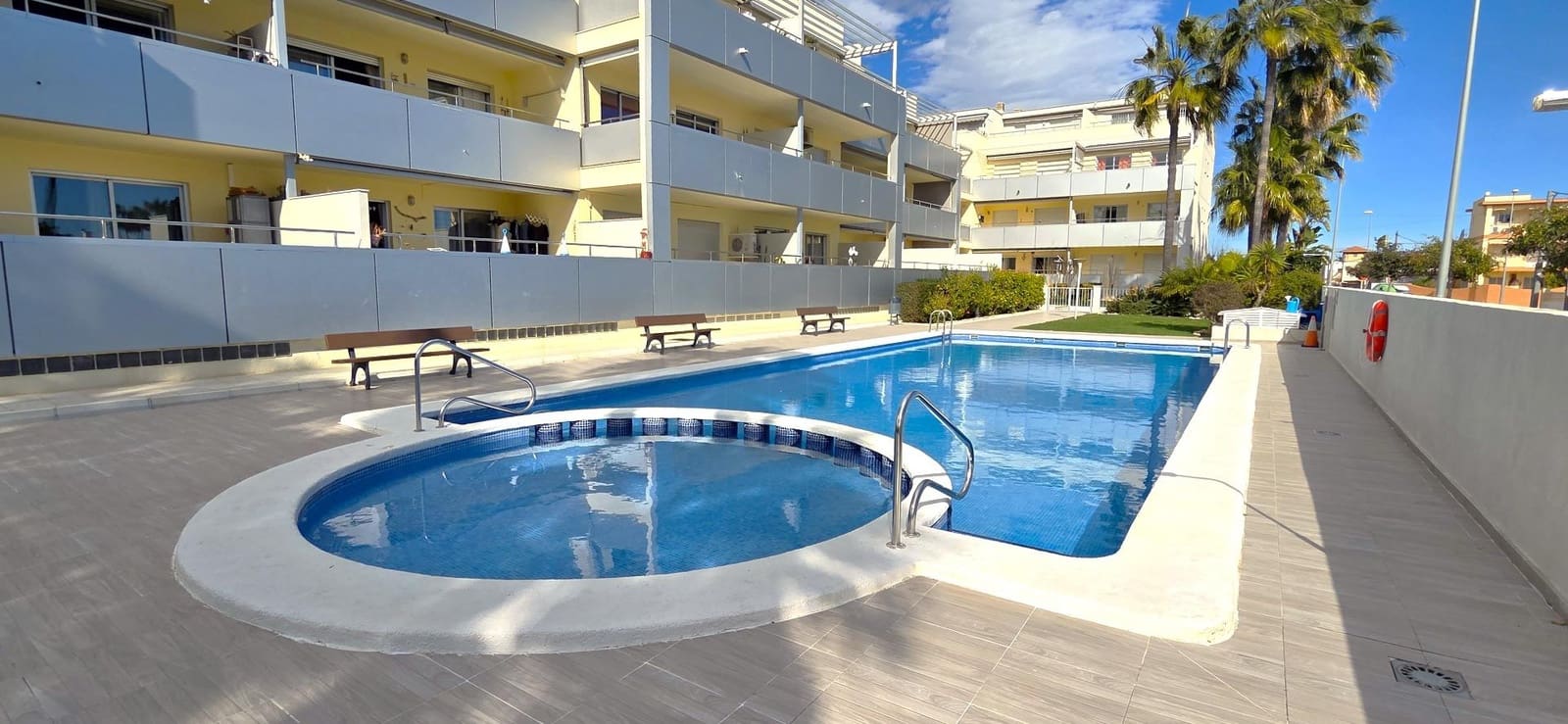 2 bedroom Apartment for sale in Vinaros with pool garage - € 179,995 (Ref: 9599683)