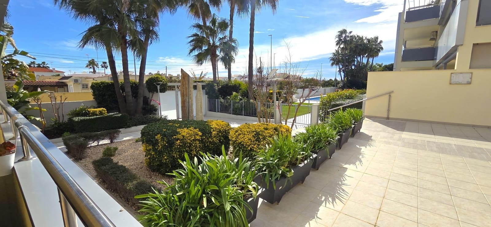 2 bedroom Apartment for sale in Vinaros with pool garage - € 179,995 (Ref: 9599683)